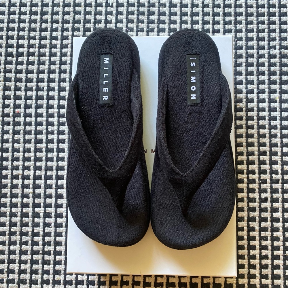 NEW IN BOX! Simon Miller Terry Thongs in Black 🖤